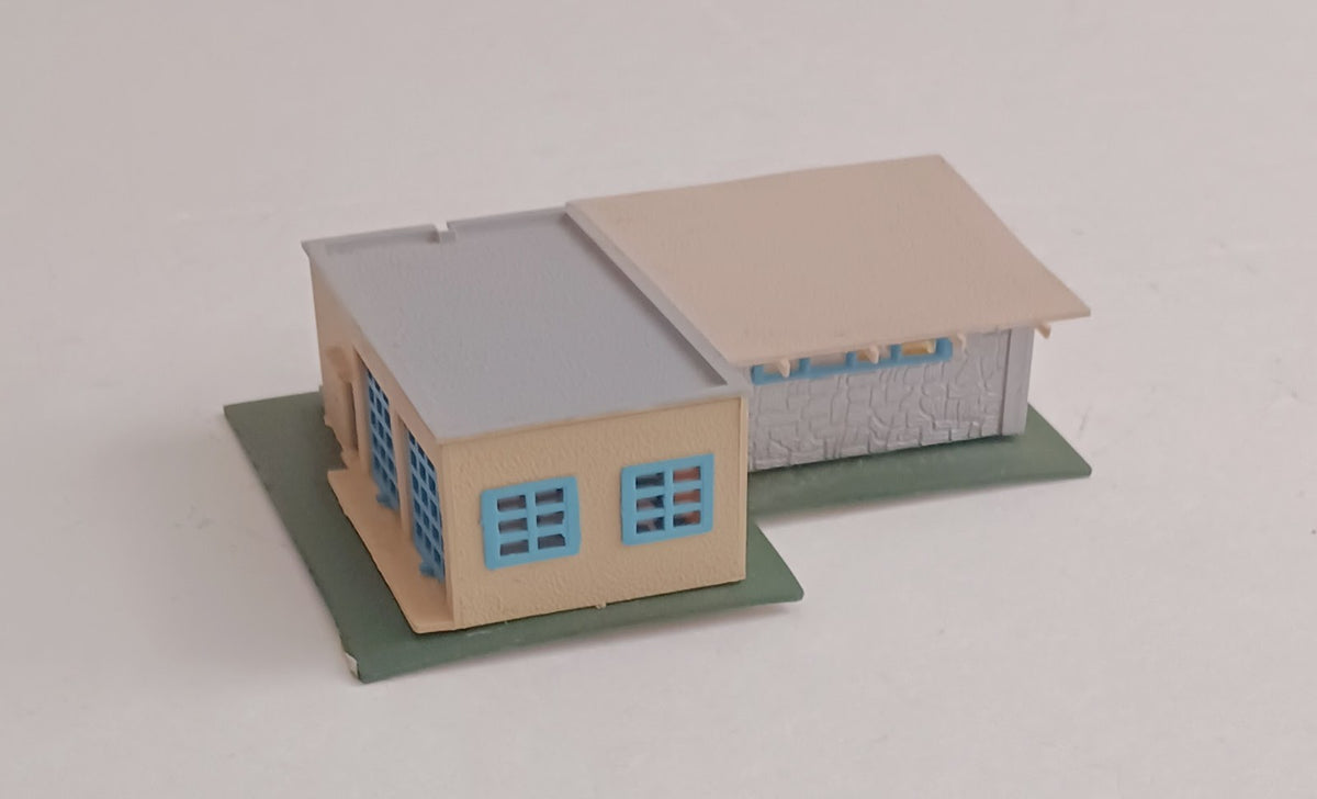 BACHMANN N SCALE 55-7403 NEW CAR SHOW ROOM