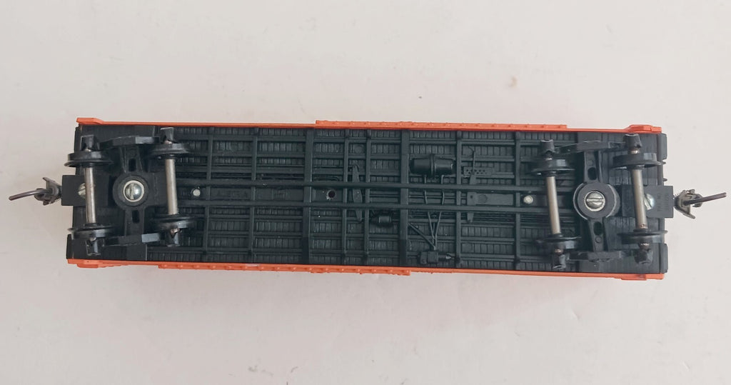AHM HO SCALE PACIFIC FRUIT EXPRESS 301200 REEFER CAR