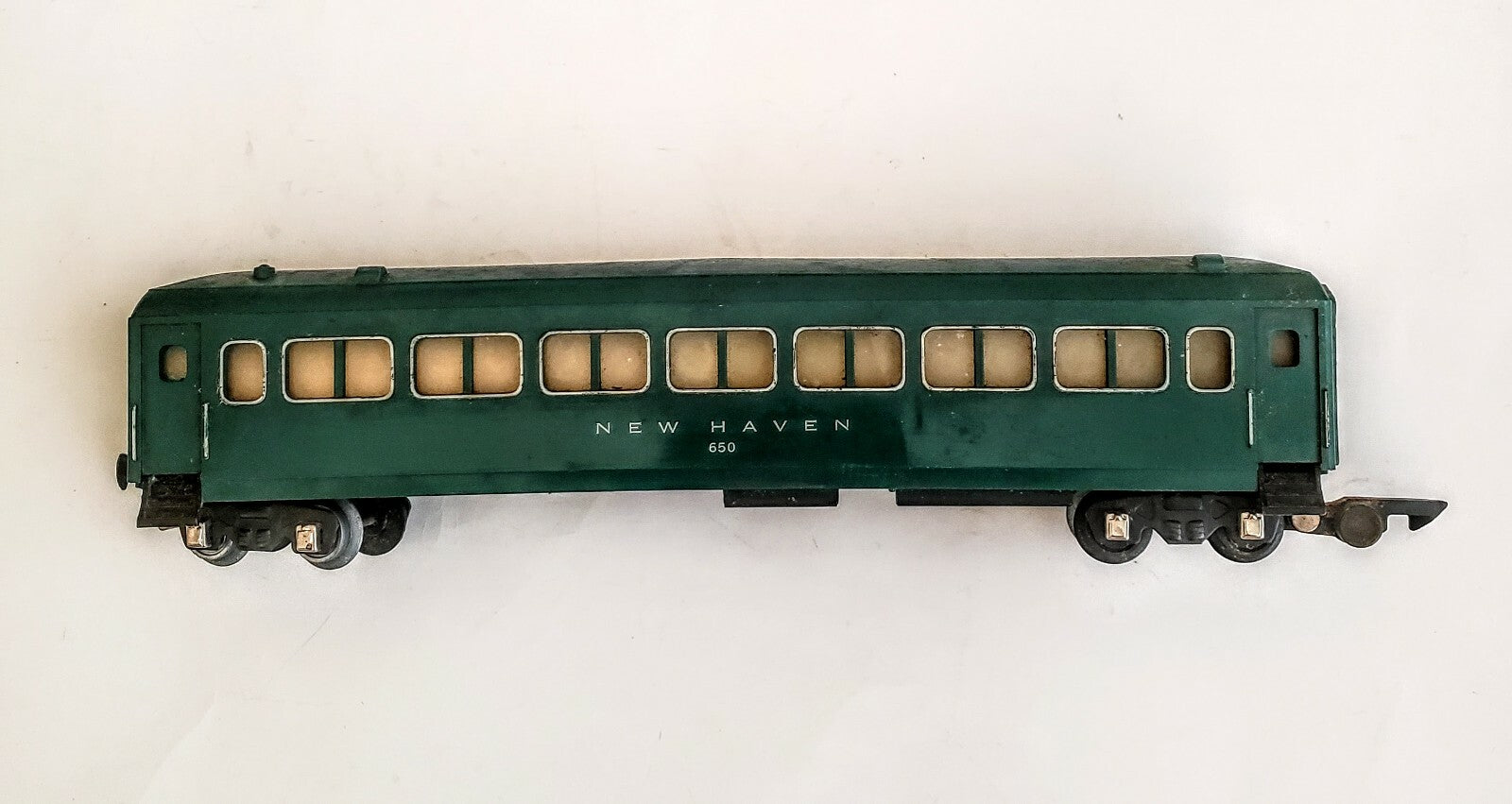 AMERICAN FLYER S GAUGE # 650  NEW HAVEN PASSENGER CAR