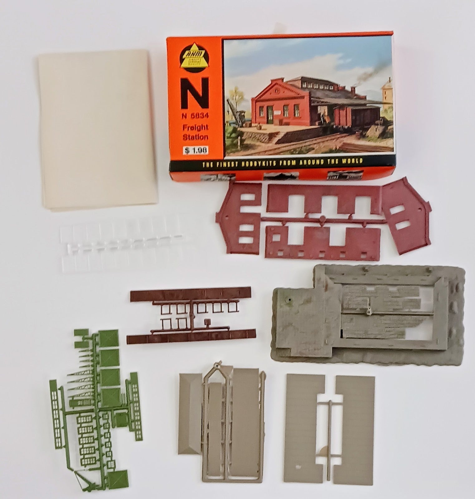 AHM N SCALE # 5834 FREIGHT STATION