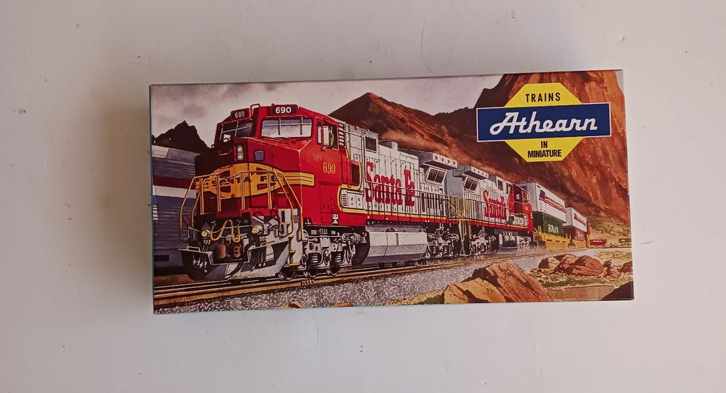 ATHEARN HO SCALE 5021 40 FT REEFER ATSF SCOUT CAR