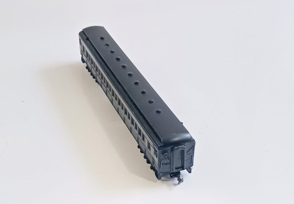BACHMANN HO SCALE HEAVY WEIGTH BALTIMORE AND OHIO # 5482 COACH CAR