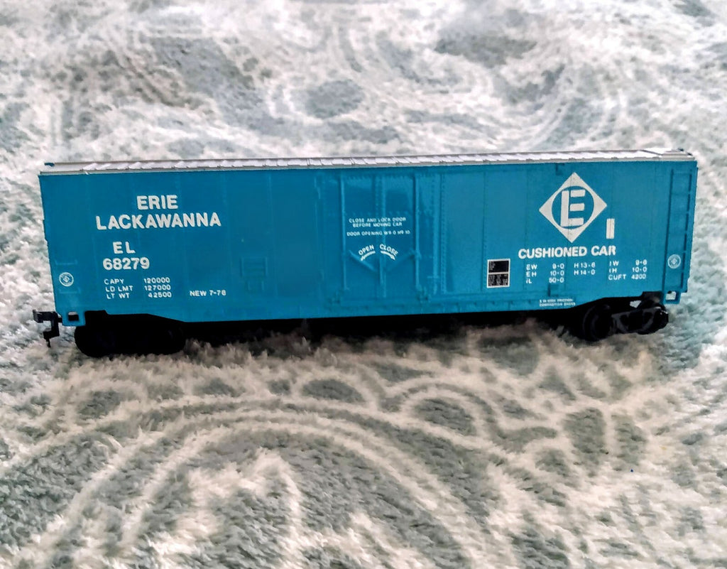 BACHMANN ERIE LACKAWANNA HO SCALE FREIGHT TRAIN CAR