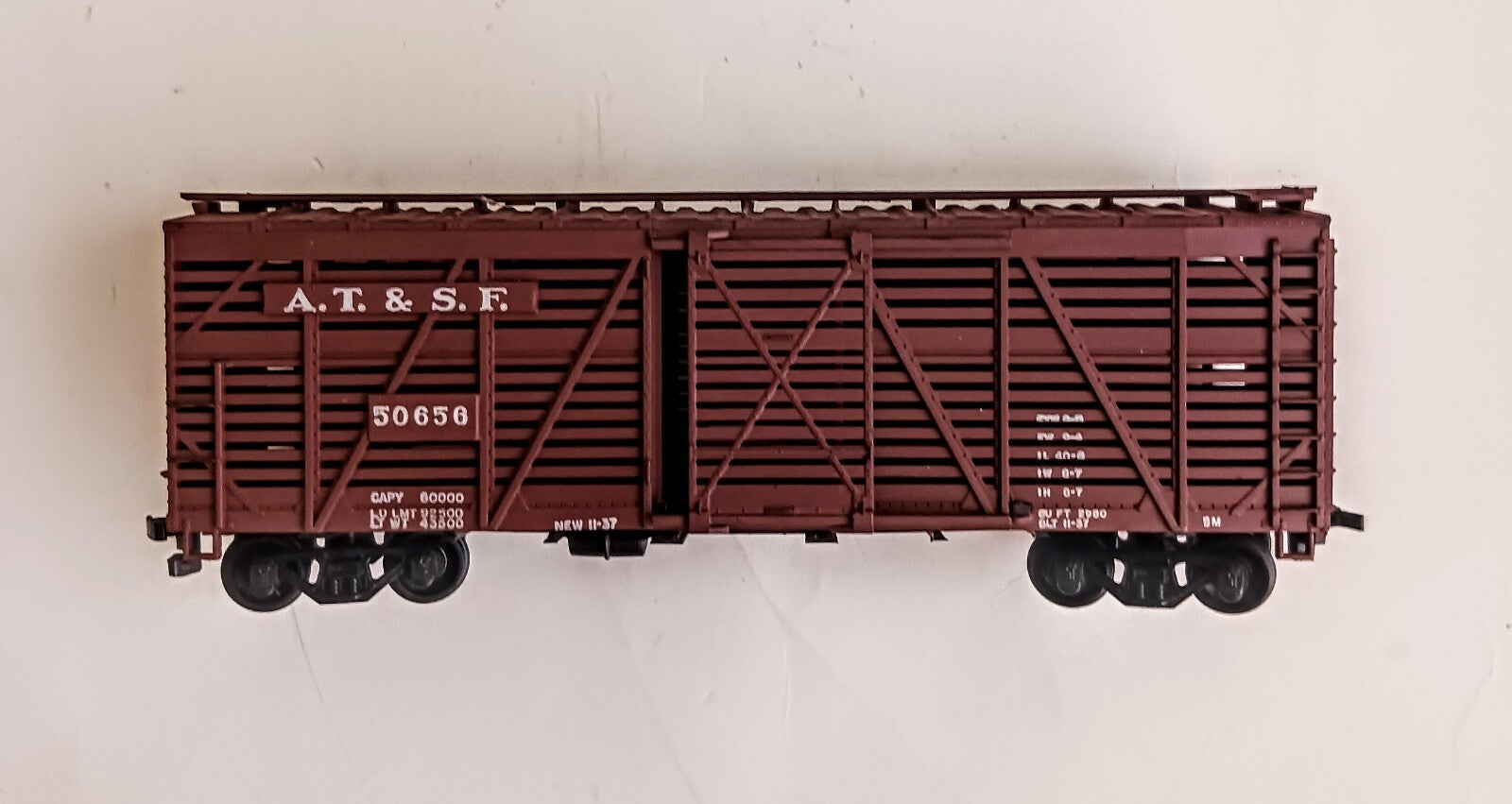 ATHEARN HO SCALE A.T. & S.F. 50656 BOX CAR