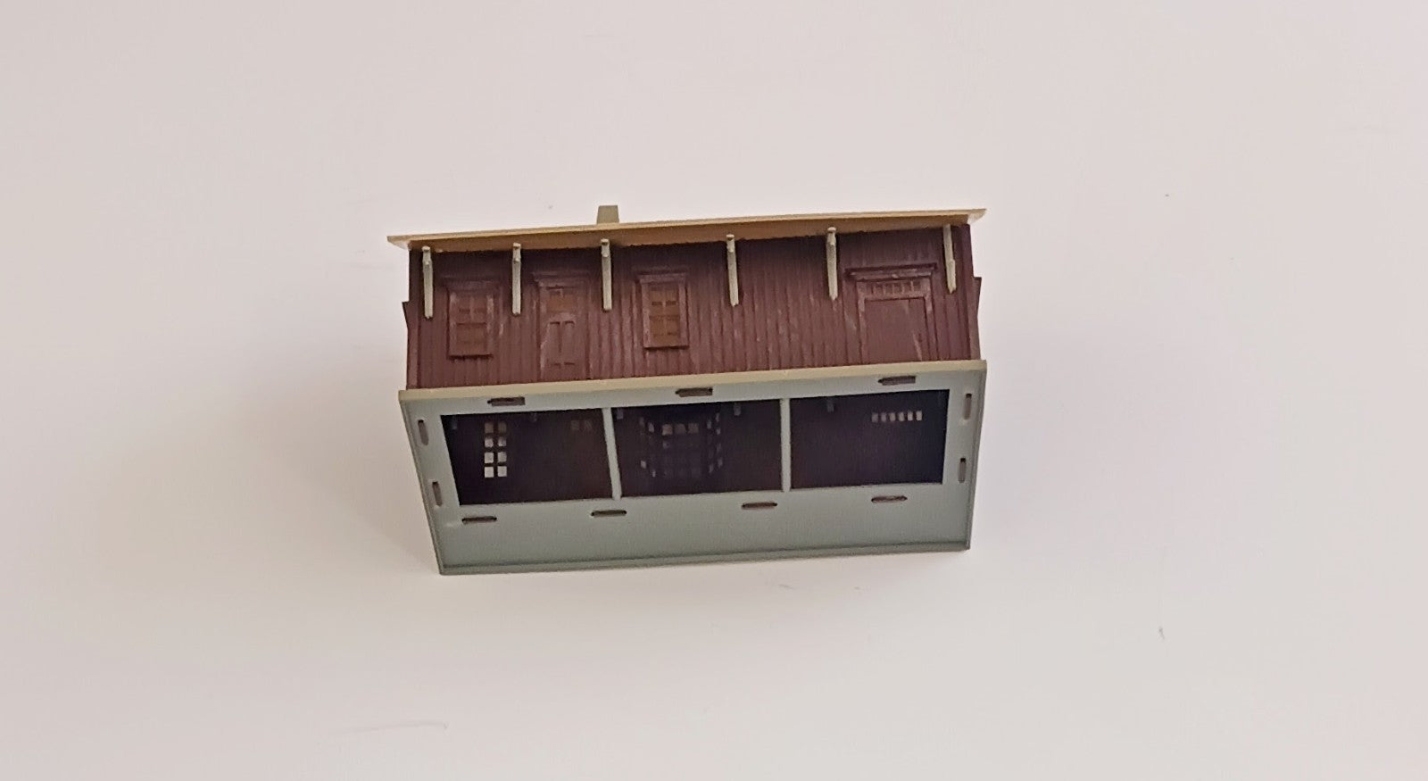 AHM HO SCALE # 15301 RURAL FREIGHT & PASSENGER STATION BUILDING
