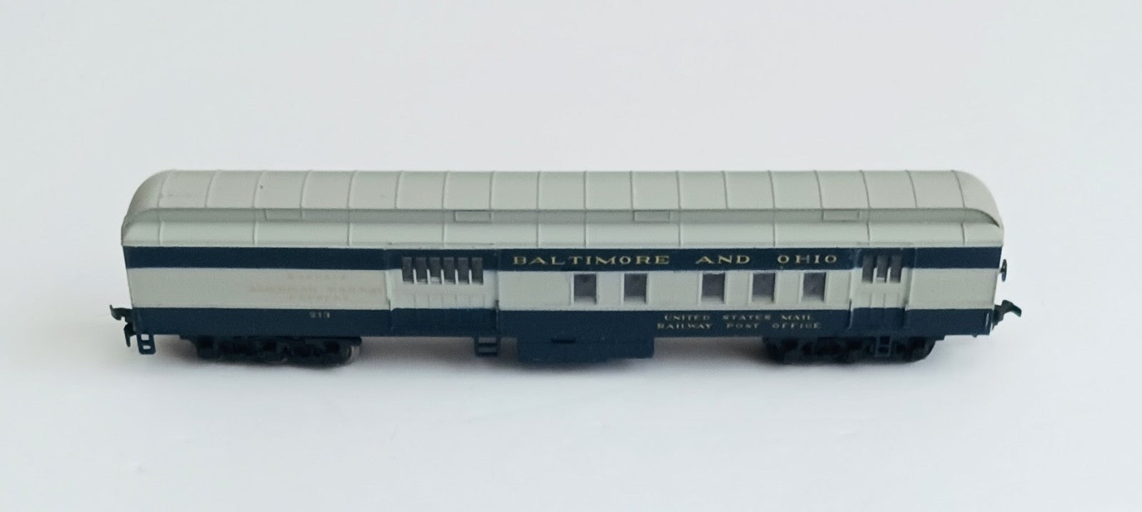 ATHEARN HO SCALE BALTIMORE AND OHIO 213 COMBINE CAR
