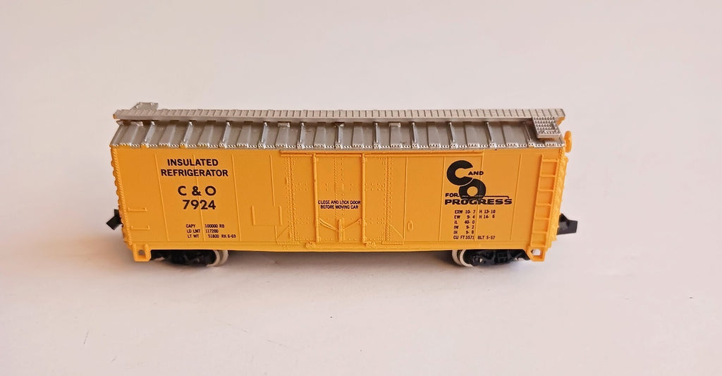 ATLAS N SCALE CHESAPEAKE & OHIO 7924 BOX CAR