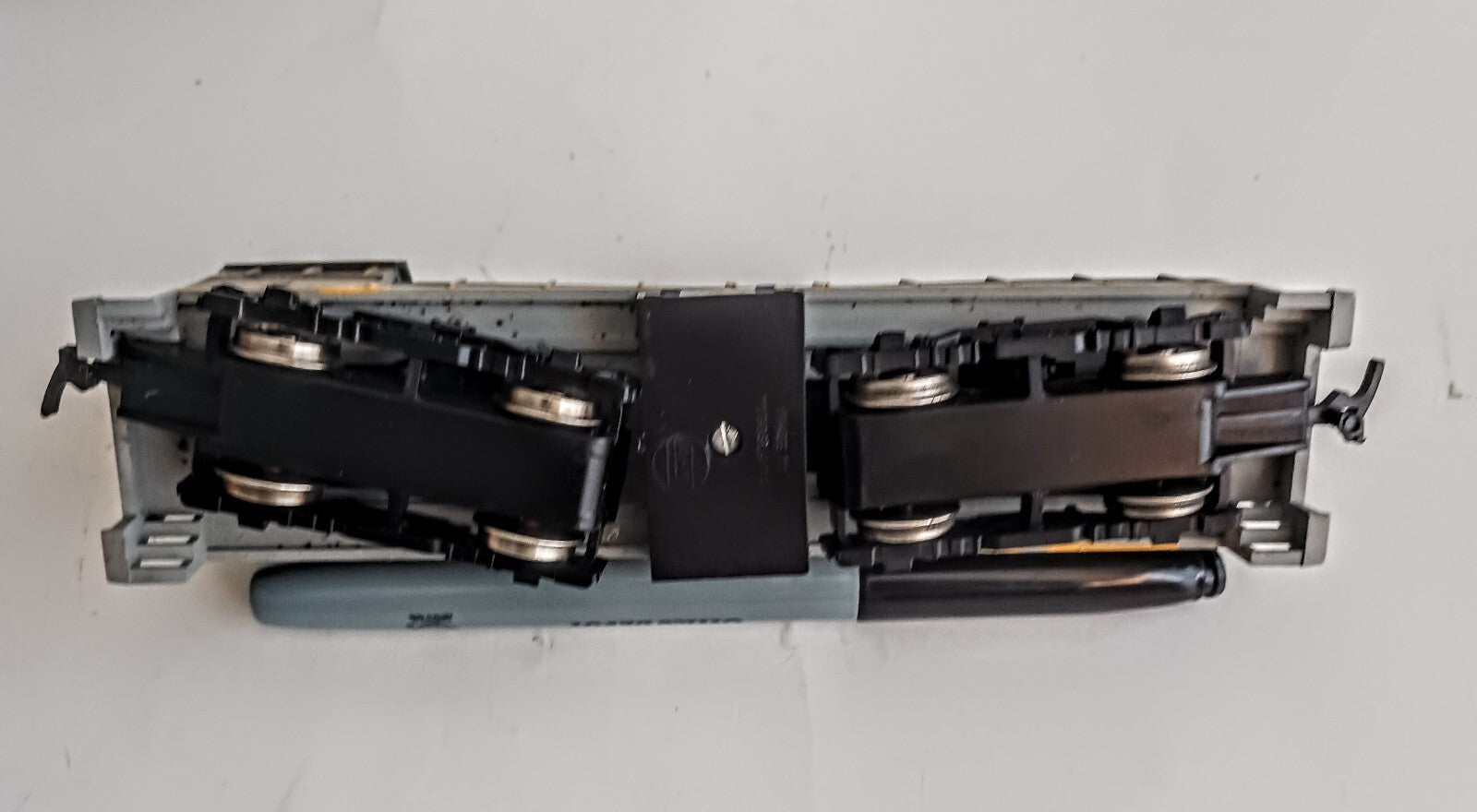 AHM HO SCALE ERIE LACKAWANNA 509 DIESEL LOCOMOTIVE