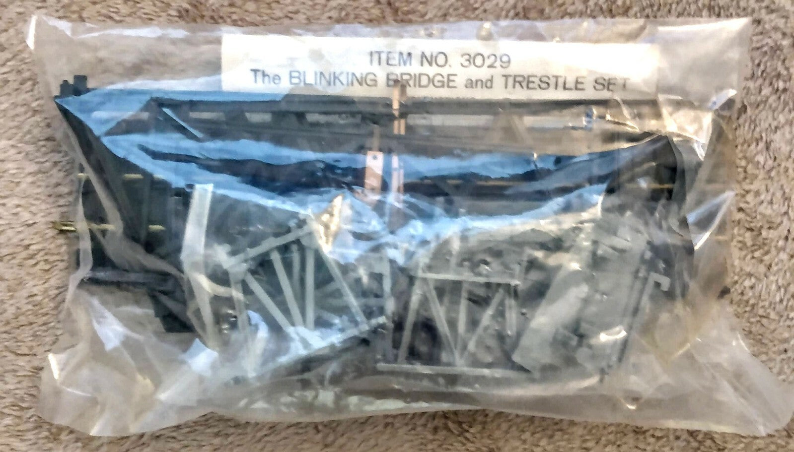 BACHMANN HO SCALE  THE BLINKING BRIDGE AND TRESTLE SET