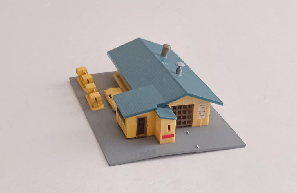 BACHMANN N SCALE # 7405 JIFFY CAR WASH BUILDING