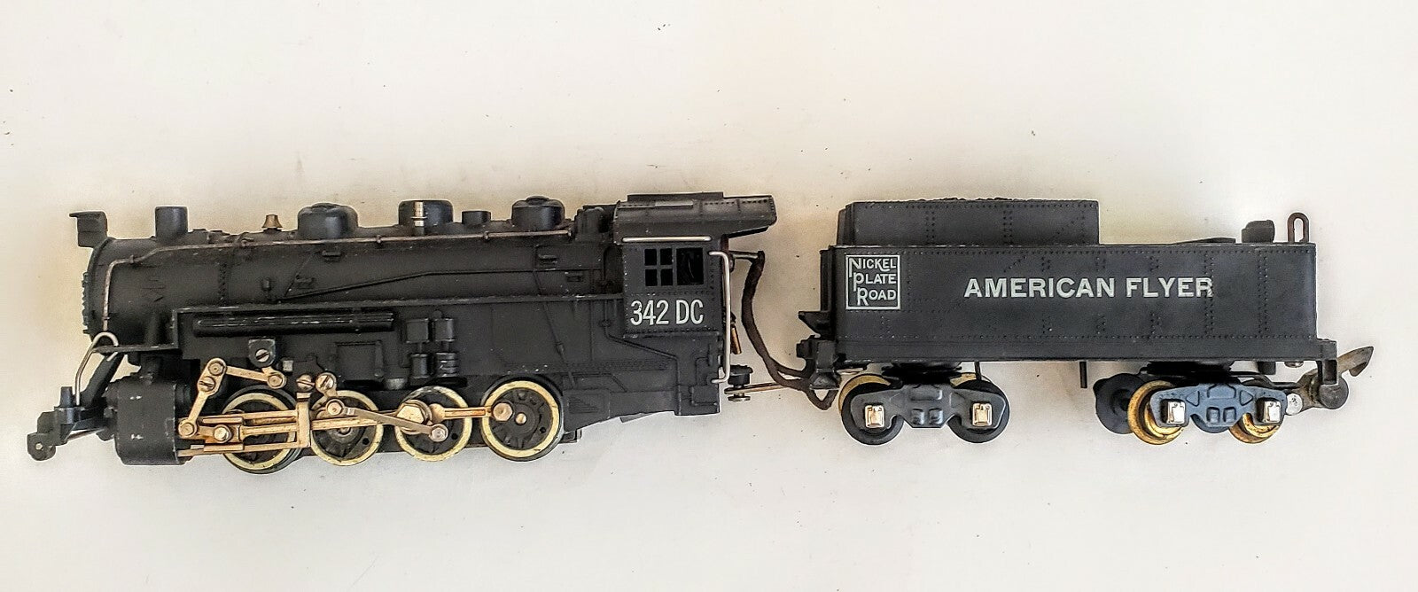 AMERICAN FLYER S GAUGE 342 DC NICKEL PLATE ROAD LOCOMOTIVE WITH TENDER