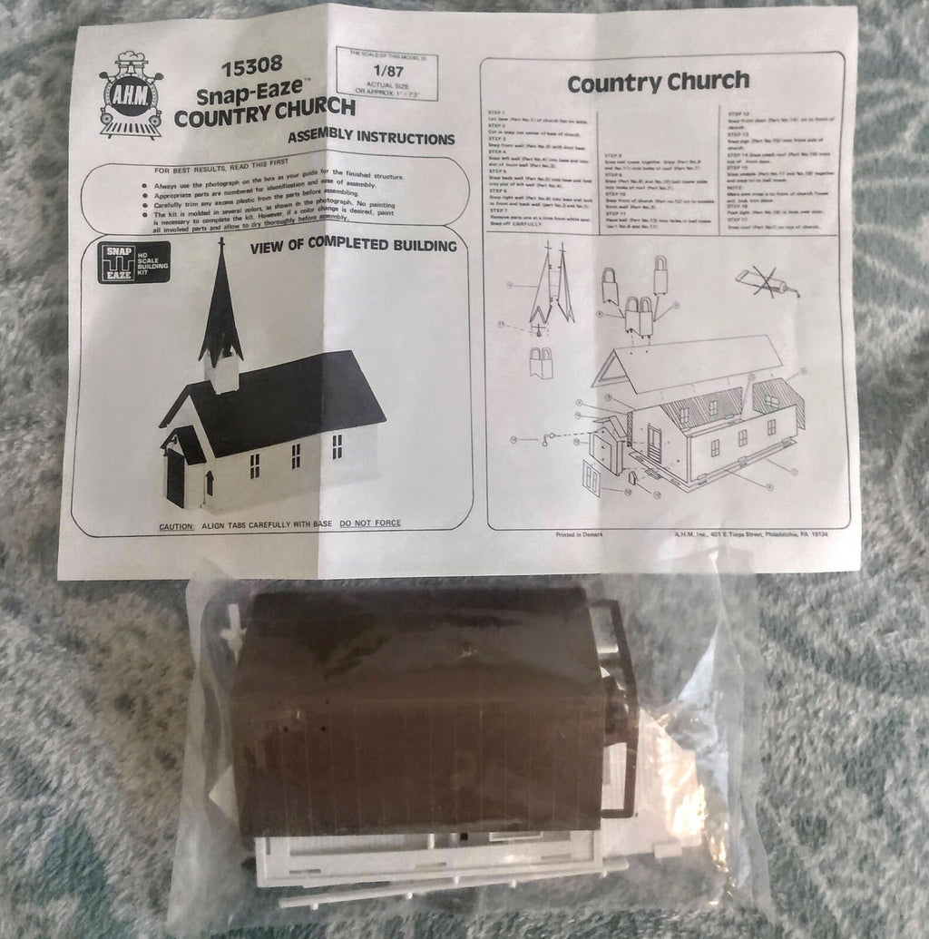 A.H.M.  HO 1/87  SNAP-EAZE  COUNTRY CHURCH