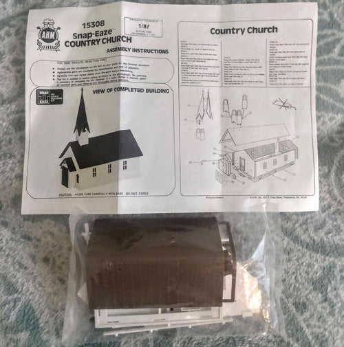 A.H.M.  HO 1/87  SNAP-EAZE  COUNTRY CHURCH