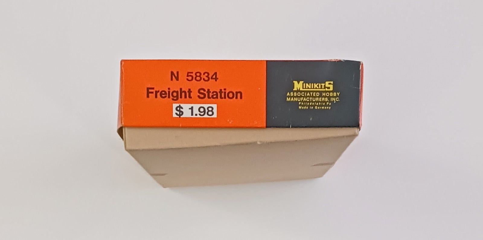 AHM N SCALE # 5834 FREIGHT STATION
