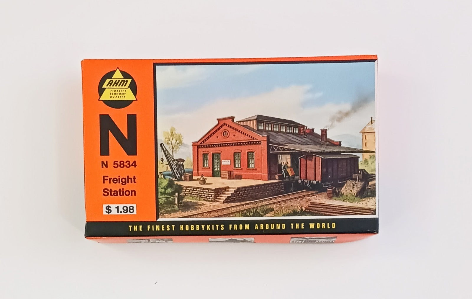 AHM N SCALE # 5834 FREIGHT STATION