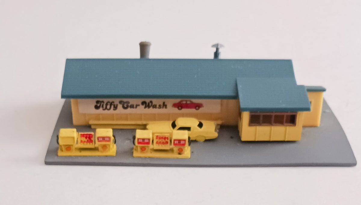 BACHMANN N SCALE # 7405 JIFFY CAR WASH BUILDING