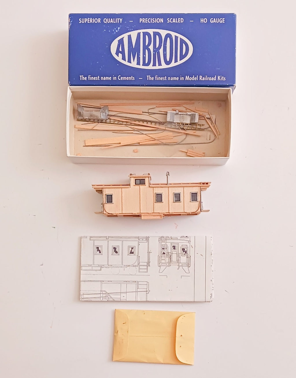 AMBROID HO GAUGE K-9 GREAT NORTHERN CABOOSE 
