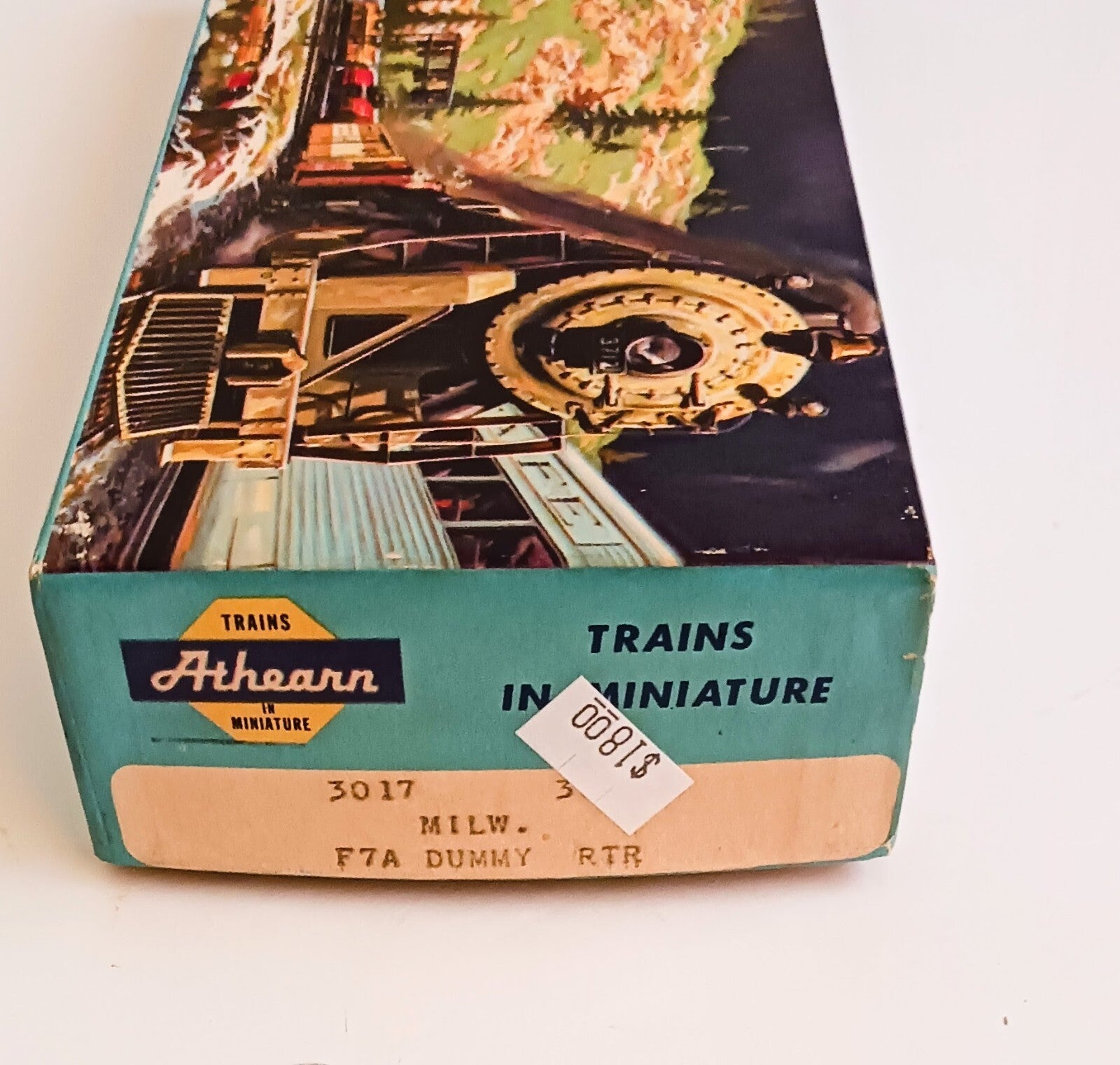 ATHEARN HO SCALE THE MILWAUKEE ROAD F7A DUMMY DIESEL LOCOMOTIVE # 3017
