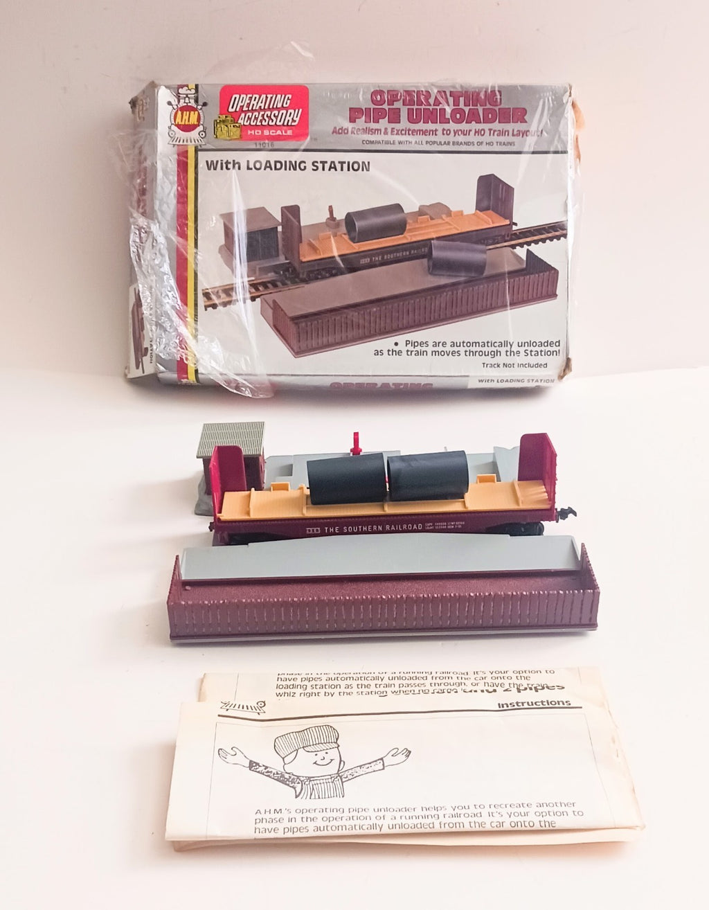 AHM HO SCALE OPERATING PIPE UNLOADER # 11016