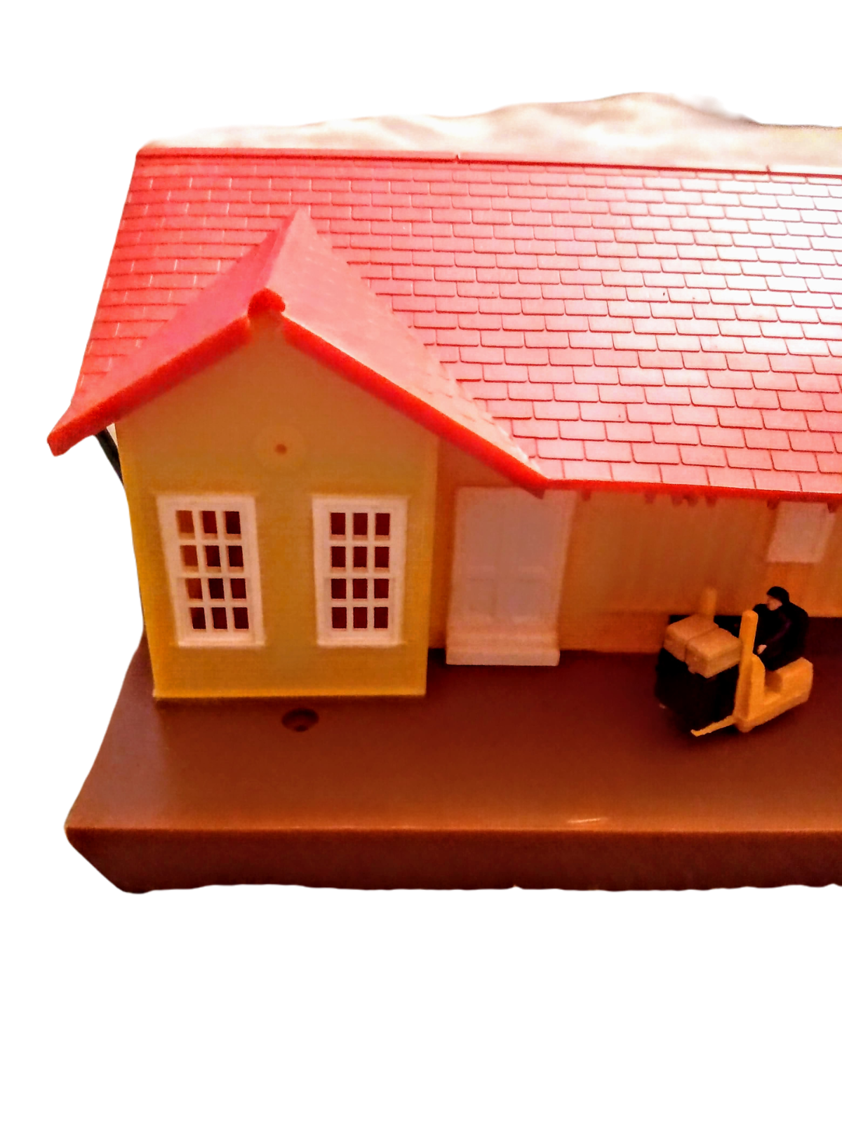 BACHMANN HO SCALE LIGHTED FREIGHT STATION
