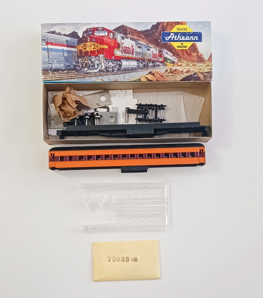 ATHEARN HO SCALE # 2444MILWAUKEE ROAD STD COACH CAR