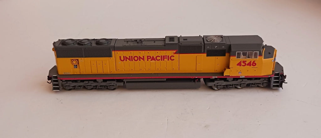 ATHEARN GENESIS HO SCALE UNION PACIFIC SD-70M DIESEL LOCOMOTIVE # 4546