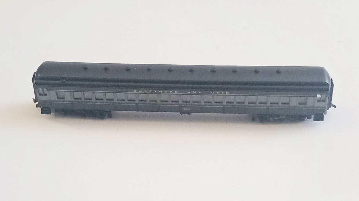 BACHMANN HO SCALE HEAVY WEIGHT  BALTIMORE AND OHIO PASSENGER CAR # 5489