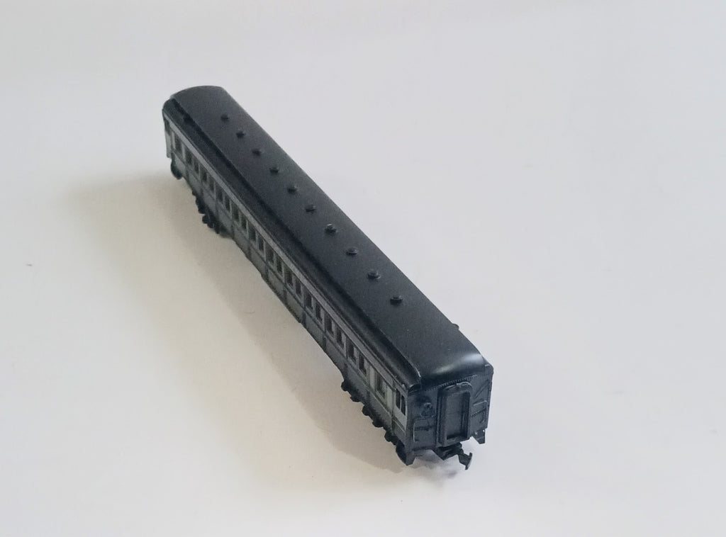 BACHMANN HO SCALE HEAVY WEIGTH BALTIMORE AND OHIO # 5482 COACH CAR
