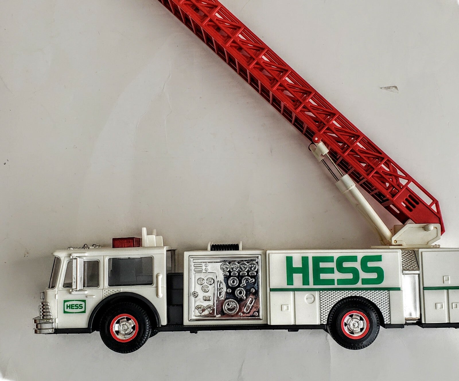  AMERADA HESS 1989 TOY FIRE TRUCK BANK DUAL SOUND SIREN 
