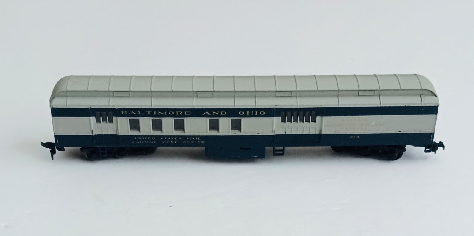 ATHEARN HO SCALE BALTIMORE AND OHIO 213 COMBINE CAR