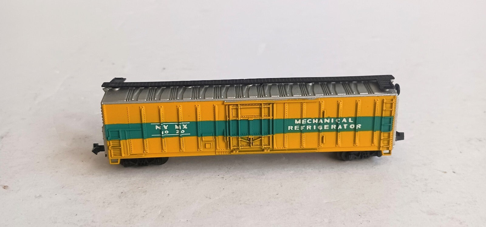 ATLAS N SCALE 2303 NEW YORK CENTRAL 50' MECHANICAL REFRIGERATOR