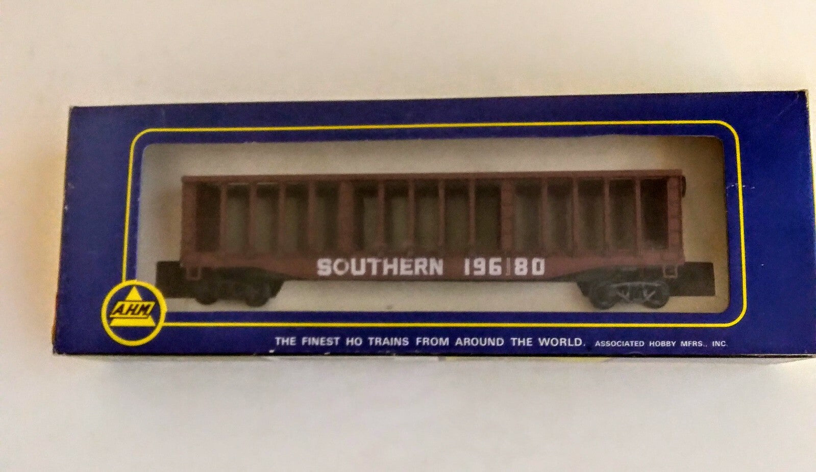 AHM HO GAUGE 5392 G PULPWOOD RACK CAR