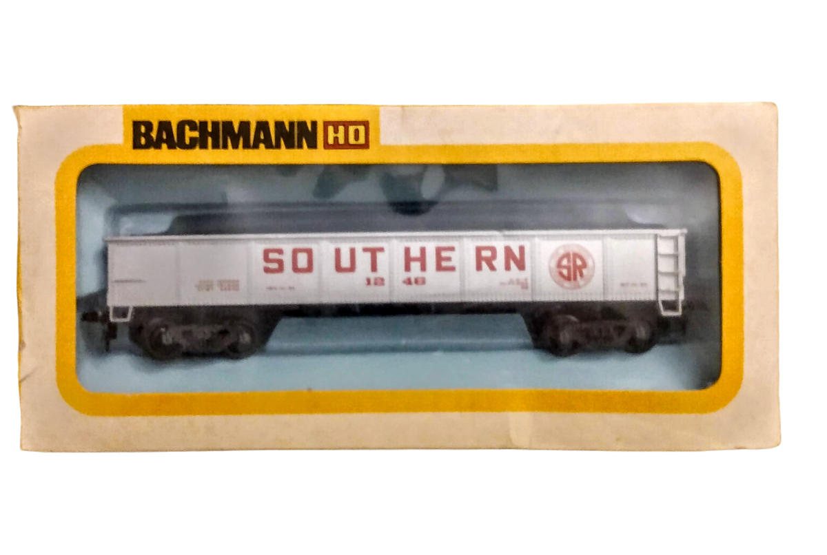 BACHMANN HO SCALE SOUTHERN TRAIN CAR
