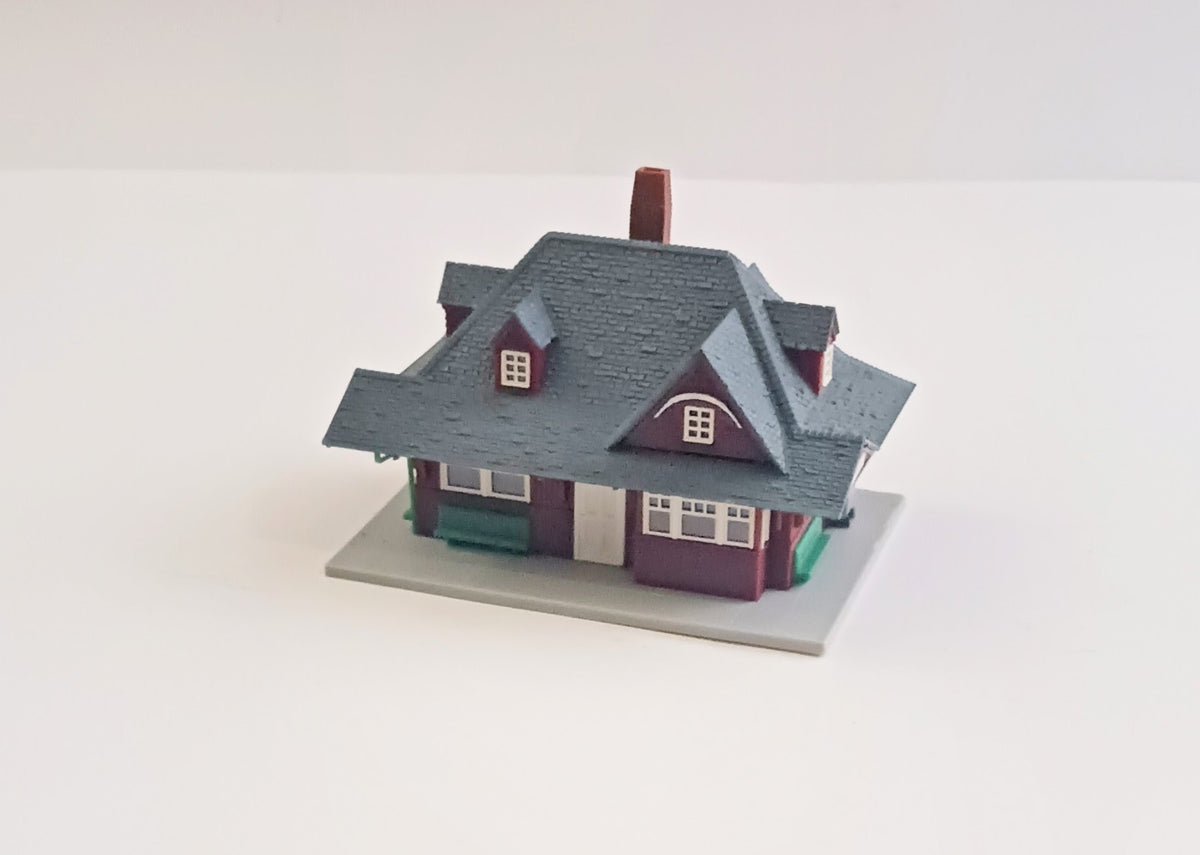 ATLAS HO SCALE HILLSIDE PASSENGER TRAIN STATION