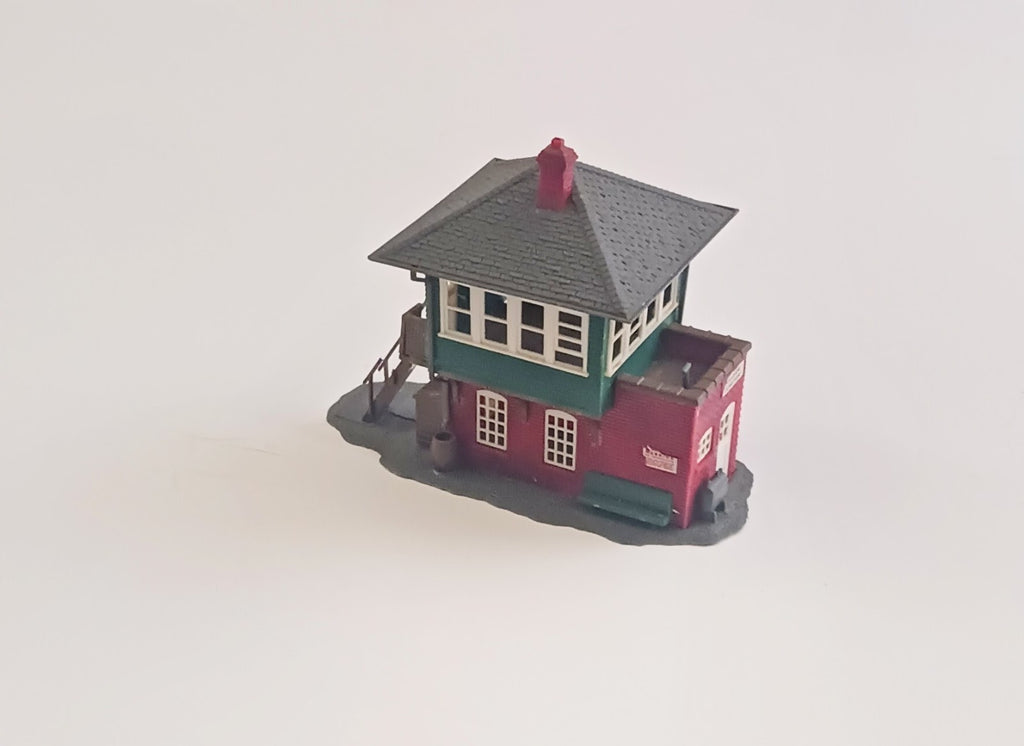 ATLAS HO SCALE HILLSIDE JUNCTION TRACKSIDE BUILDING