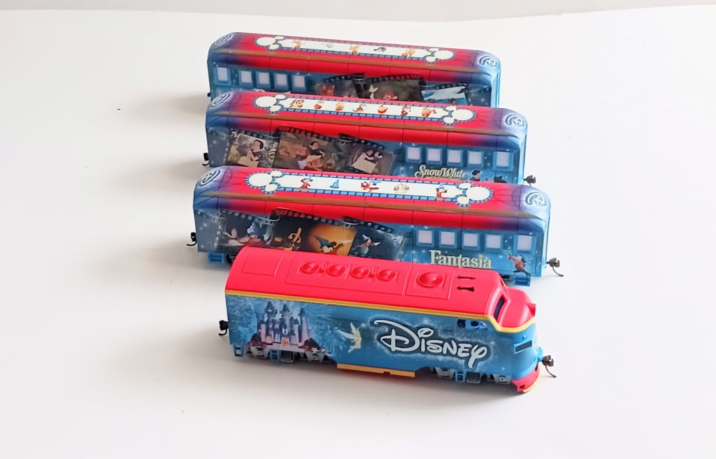 BACHMANN HO SCALE HAWTHORNE VILLAGE DISNEY DIESEL ENGINE WITH CARS