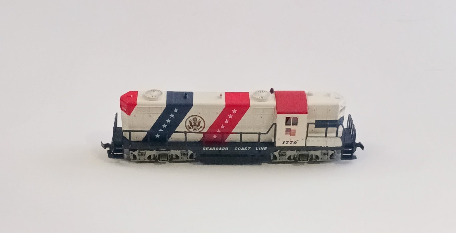 AHM HO SCALE SEABOARD COAST LINE 1776 DUMMY DIESEL LOCOMOTIVE