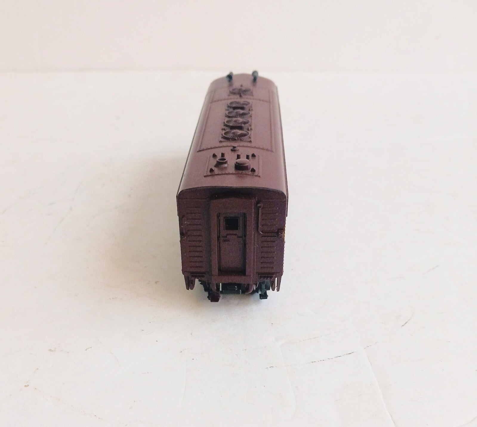 ATHEARN? HO SCALE 9643 PENNSYLVANIA UN-POWERED LOCOMOTIVE