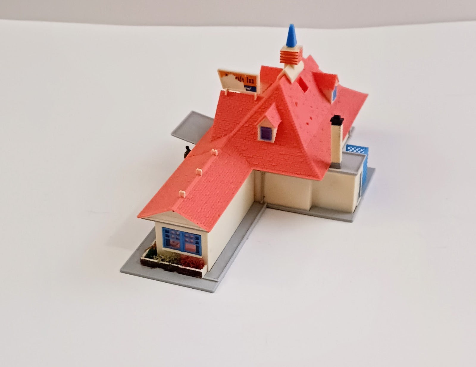 ATLAS HO SCALE # 760 ROADSIDE INN RESTAURANT