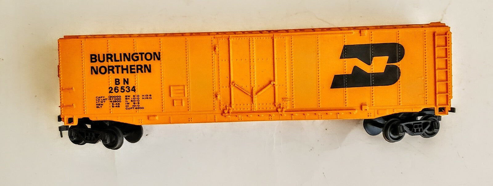 BACHMANN HO SCALE BURLINGTON NORTHERN BOX CAR